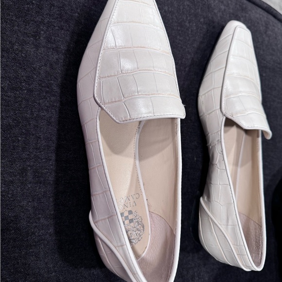 Vince Camuto Flats - Picture 11 of 15